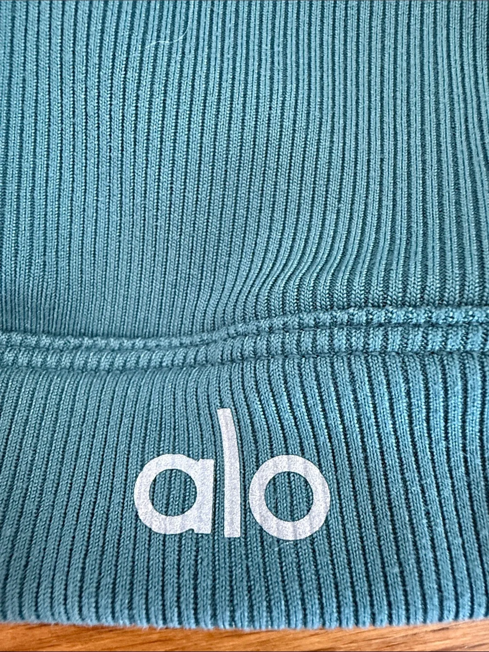 Alo Yoga Ribbed Crossover Sports Bra Teal Blue Size Medium